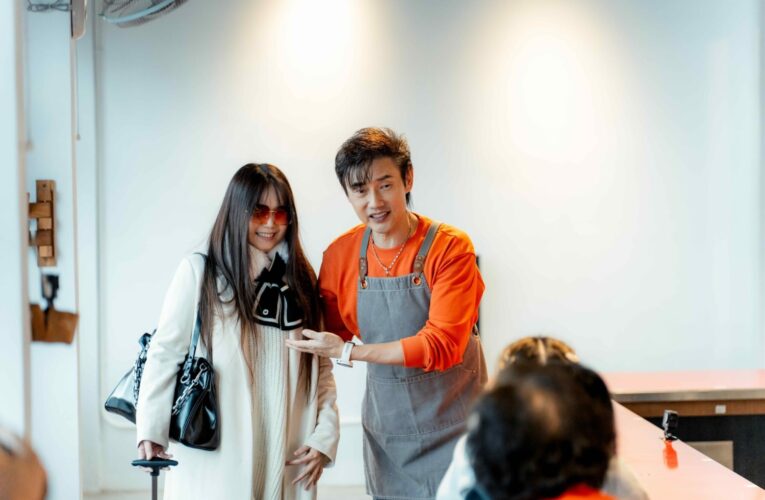 嗨！營業中幸福滿滿　吳映潔當媽後驚喜現身　包偉銘愛妻探班