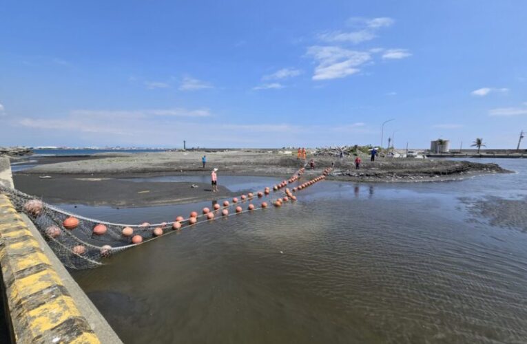 高市海洋局舉辦漂流木攔木網及海污應變演練 維護漁港及漁船安全