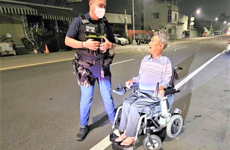 失智翁迷途街頭　竹園暖警貼心徒步護返