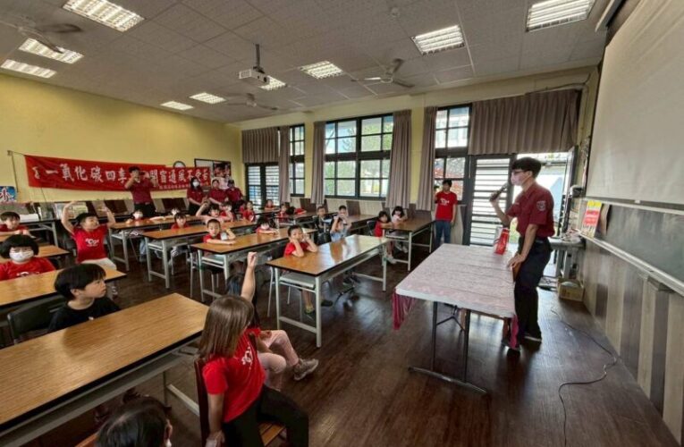 消防安全從小扎根 仕隆國小師生體驗消防救災實務