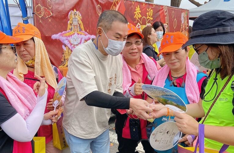神速！白沙屯媽祖36小時抵北港　丁學忠與信眾一步一腳印迎駕
