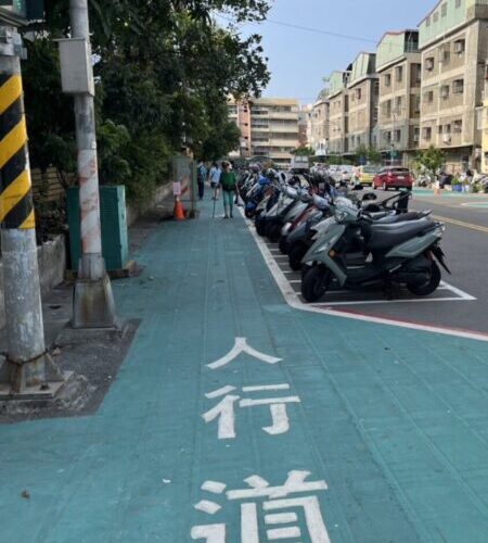 保障行人權益，高市大昌一路302巷增設停車帶保護型標線人行道