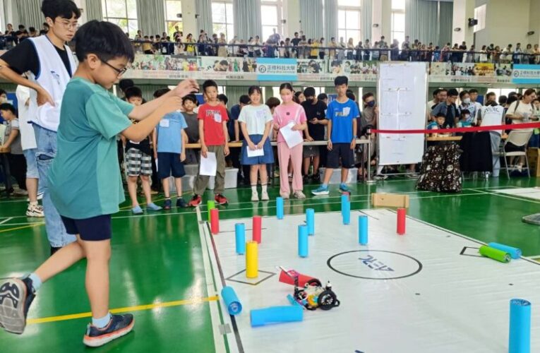 2025亞洲智慧型機器人正修大顯身手競技 搖控障礙闗卡重重  軌道挑戰神經緊繃