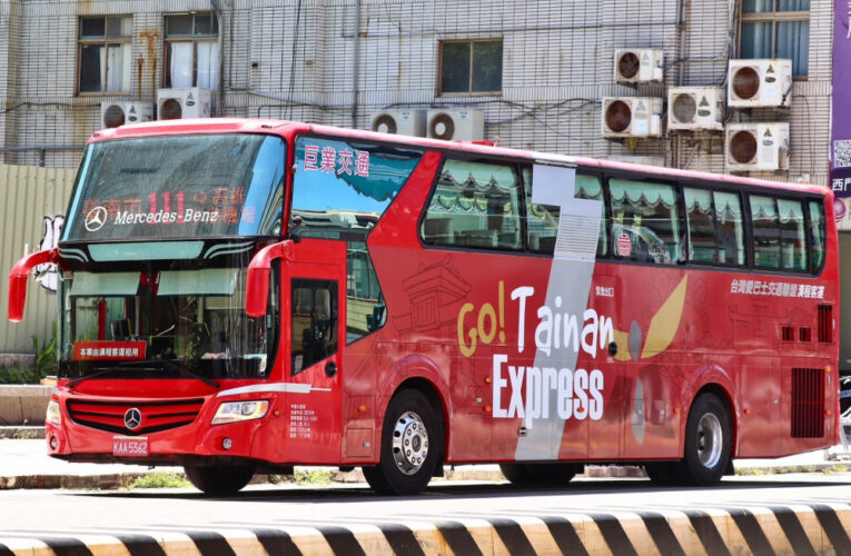 國際旅客直達臺南超方便！111小港機場-臺南快線納台灣好行
