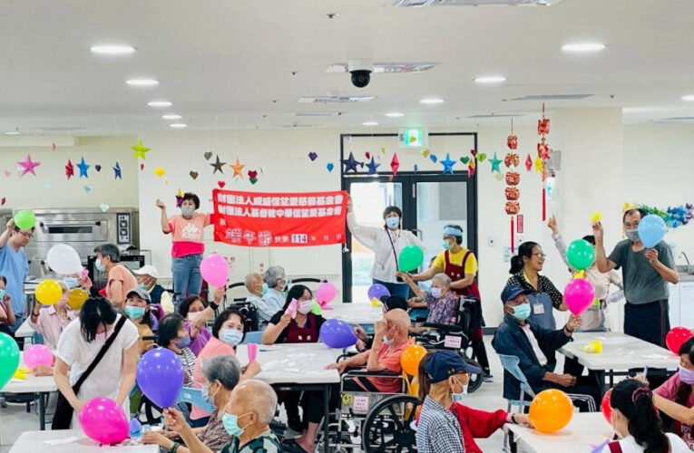 臺南榮家住民手作香包樂融融 香氣連繫長輩回憶