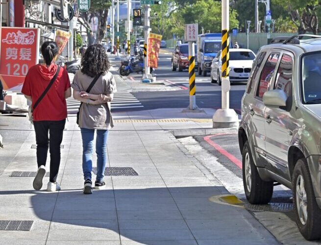 高雄左營大路（圓環至埤子頭路）人行環境改造完成 舊城風景更清新