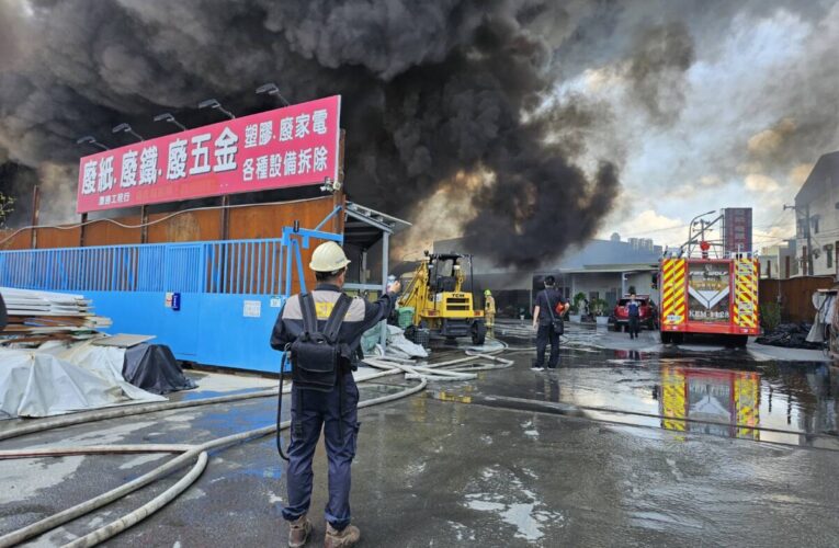 仁武區塑膠倉庫火警釀空污  環保局即時監控並提醒影響區域注意防範