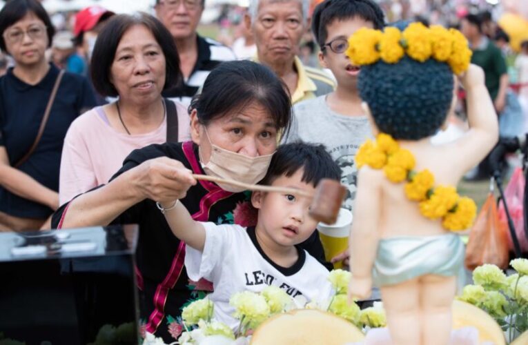 佛誕母親雙慶齊賀  旗山禪淨中心三千人匯聚佛光 浴佛蔬食音樂傳愛