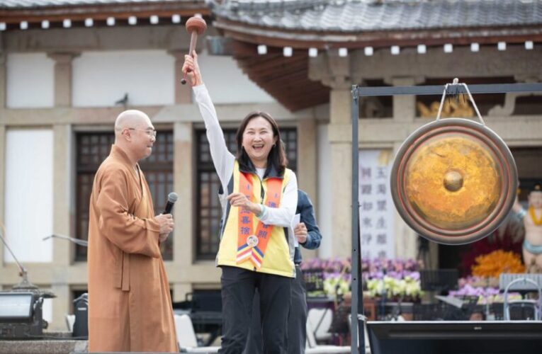 浴佛祈願、蔬食共善、音樂傳情 佛誕母親雙慶同歡　三千人共聚旗山禪淨中心