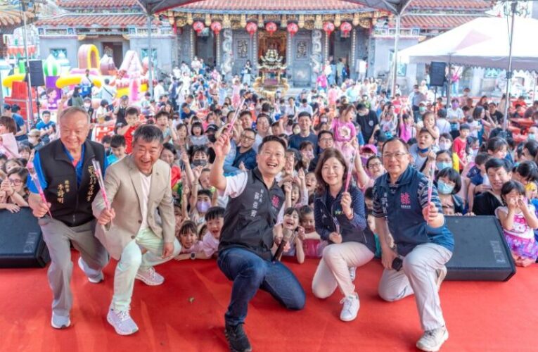 景福宮母親節親子活動　體驗擲筊傳承廟宇文化