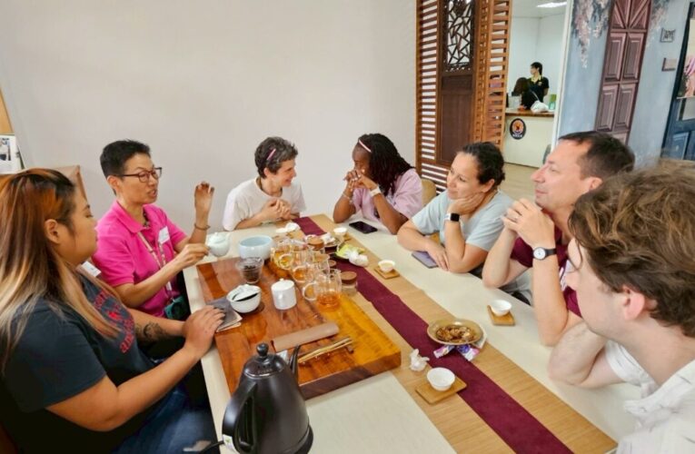引領國際青年志工探索山茶故鄉 農業局攜手六龜新發社區推動農村體驗