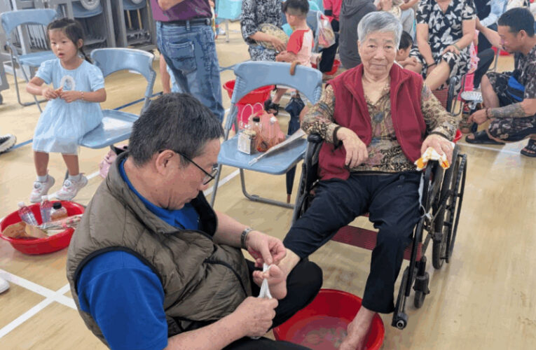 臺南市府城防癌抗癌健康協會於今(10日)在仁德區仁德國小活動中心舉辦「114年度百善孝為先－弘揚孝道三部曲」活動