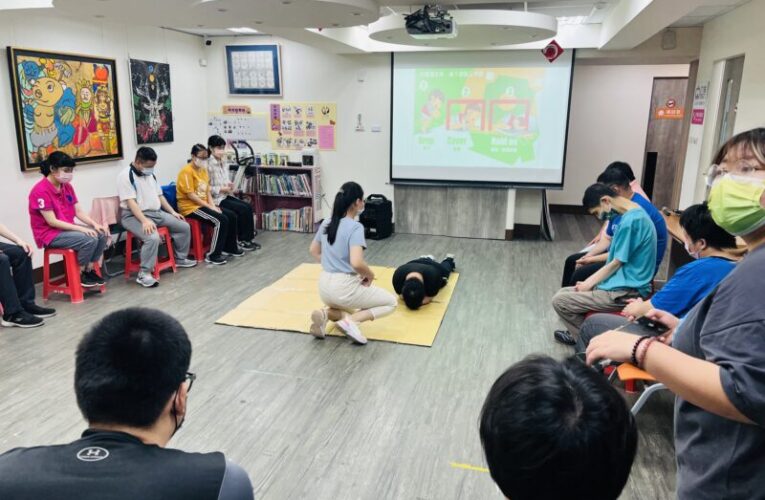 苓雅消防分隊助喜憨兒學習防災自救能力