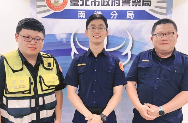 巡邏遇拋錨遊覽車　南港暖警推車助疏通車流