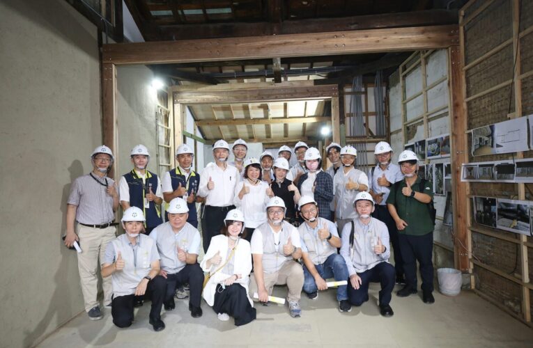 老木屋變創業基地　黃敏惠視察「嘉有木屋」修繕工程
