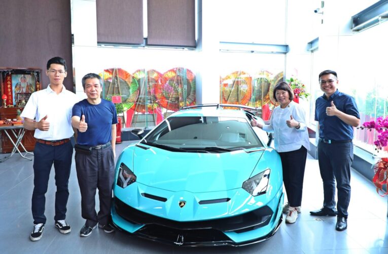 黃敏惠力挺青年創業！長怡國際旗艦店開幕　立委、議長全到齊