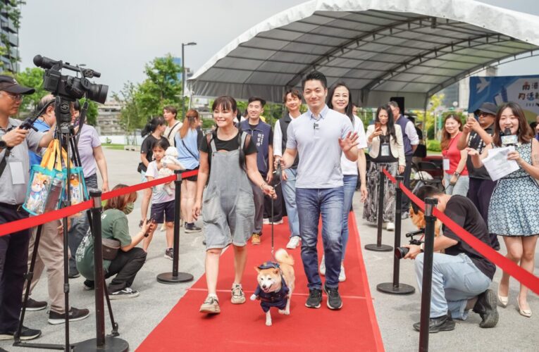 北市第21座狗活動區啟用　蔣萬安與毛孩走紅毯迎「新新公園」開放