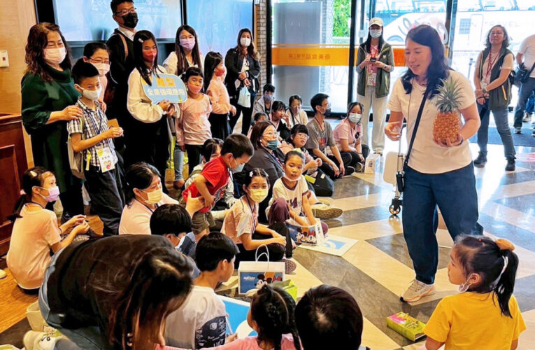玩出甜甜永續力　工研院攜手弱勢孩童體驗鳳梨全果利用