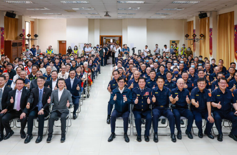 114年警察節慶祝大會  陳其邁表揚績優警察人員肯定治安表現