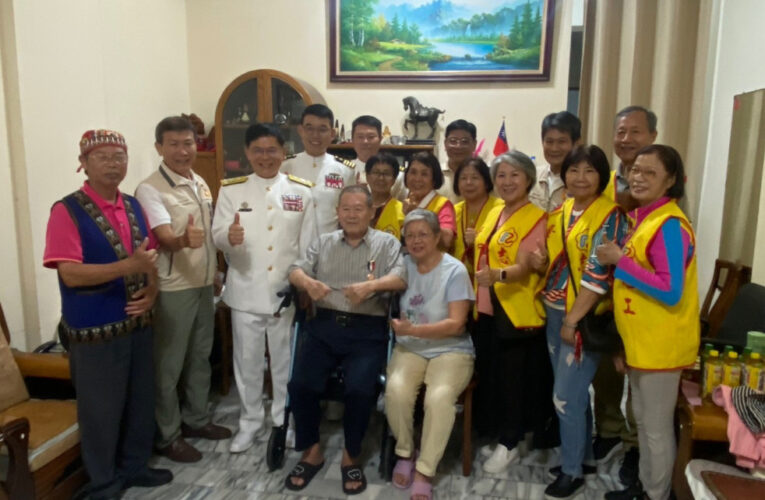臺南榮民郭燕潁獲頒保衛臺灣紀念章 榮服處同感榮耀