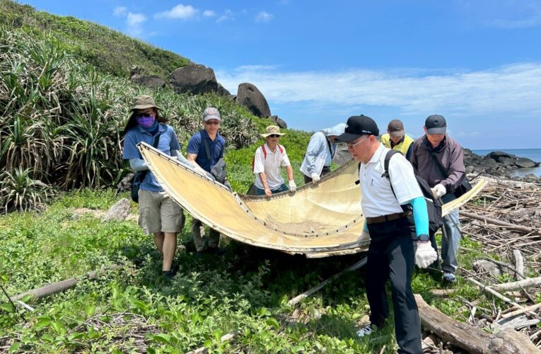 淨灘愛地球　北捷攜手員工眷屬守護麟山鼻海岸