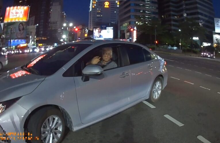 【有影】逆向雙車險闖快車道　中市警司皓中即時阻止「絕命終結站」式災難