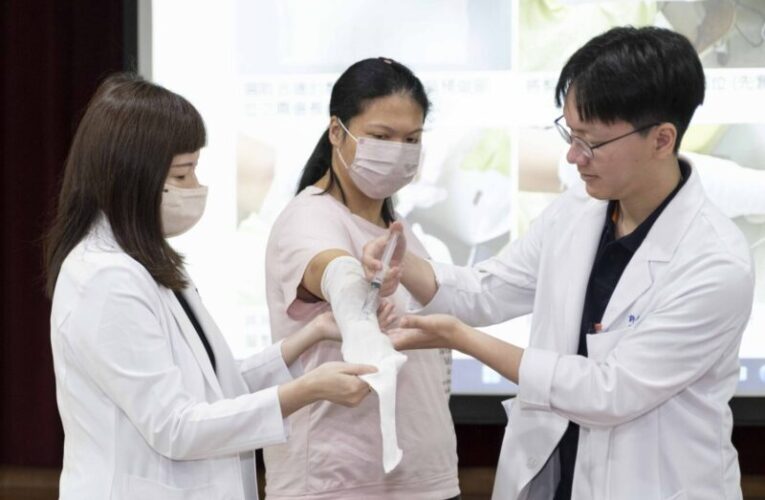 高醫皮膚部全國首創漂白水浴與濕敷療法實作教學場域 全方位守護異位性皮膚炎