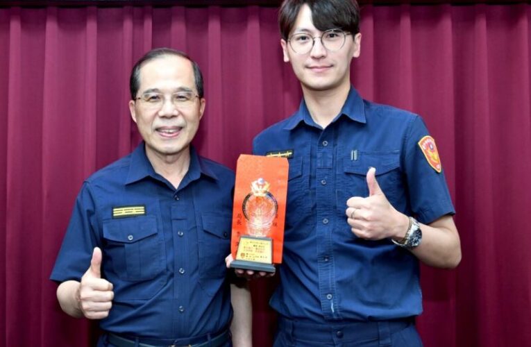 楊程翔及時搶救昏厥男             副局長盧廷彰表揚稱讚