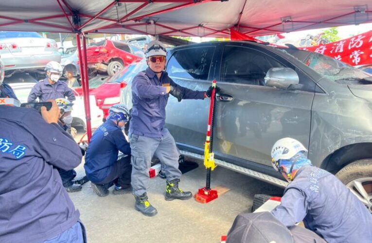 高雄消防局第四大隊辦車禍救援訓練  強化國道事故搶救安全