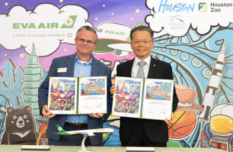 長榮航空開航休士頓十週年 休士頓副市長頒發「市長文告」 表示感謝