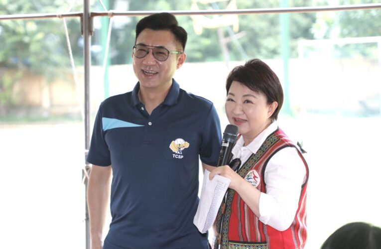 自由國小征戰美國少棒錦標賽　盧秀燕暖心送行贈旅費助圓夢