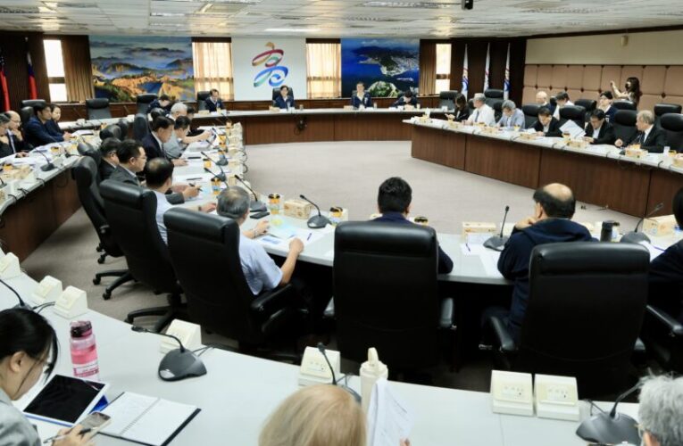 高雄市府攜手18大專校院與科技企業 共創智慧燈塔超高齡健康新藍圖