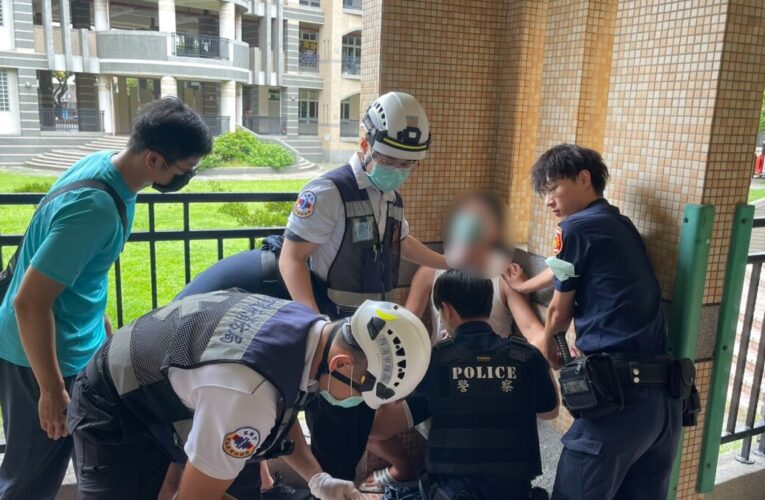 竊盜通緝犯拒捕 持刀自刎 警緊急送醫 無生命危險