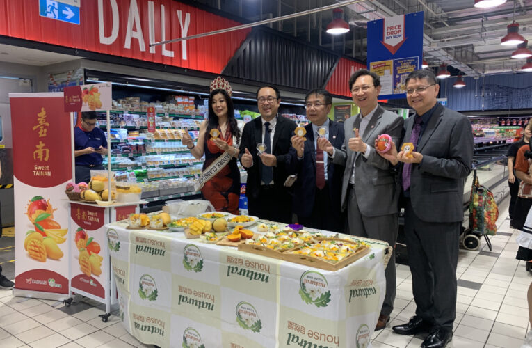 台南芒果闖關新加坡 黃偉哲率團推廣引熱潮