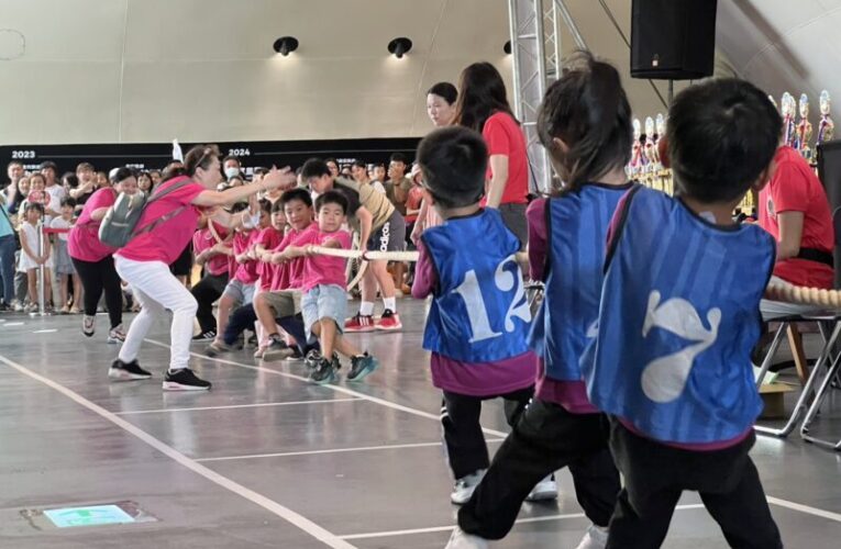 高雄運發局舉辦「花露露童樂節幼兒拔河」！700幼兒齊聚展現團隊力量