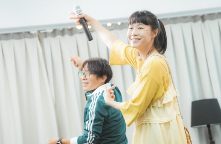 這個夏天你想遇見誰？《當亞斯遇見人魚》擁抱彼此的特別