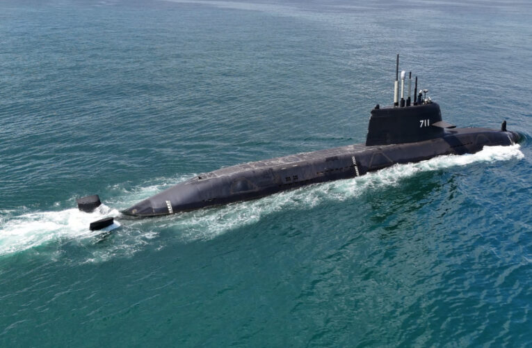 台船「海鯤軍艦」第三次海試成功 潛望鏡功能測試順利