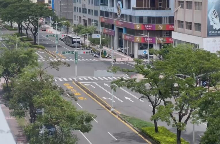 高市實施2025城鎮韌性（防空）演習登場 城市道路淨空 市民配合疏散