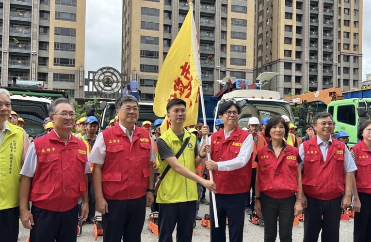 支援救災不間斷  高市府再出動36人  開拔台南後壁協助救災  陳其邁：台灣不大，換我們有機會幫忙別人