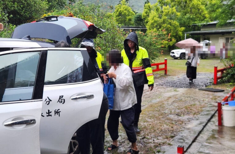 六龜山區土石流警報拉響  警方緊急疏散保安全