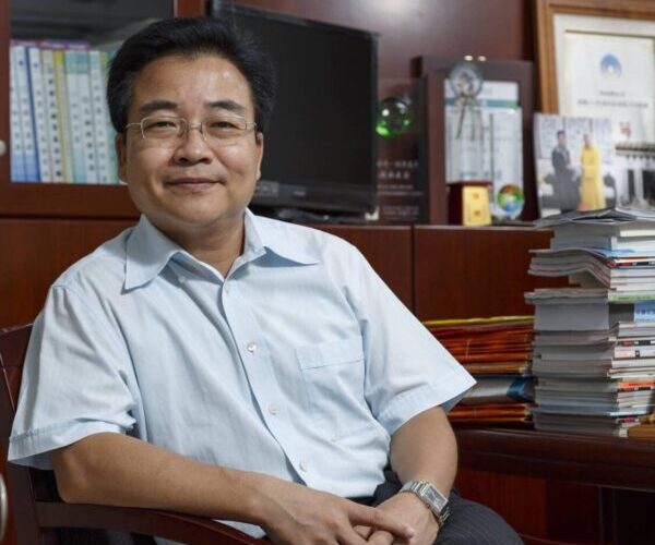 南投文化局長林榮森回興大任教 獲聘縣政顧問