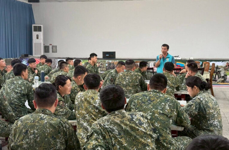 嘉義榮服處前進營區說明會 助屆退官兵轉銜職場