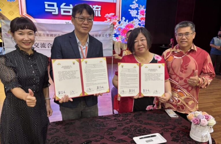 高市客家兒童合唱團赴馬見學交流，二國學童合唱共譜友誼樂章！