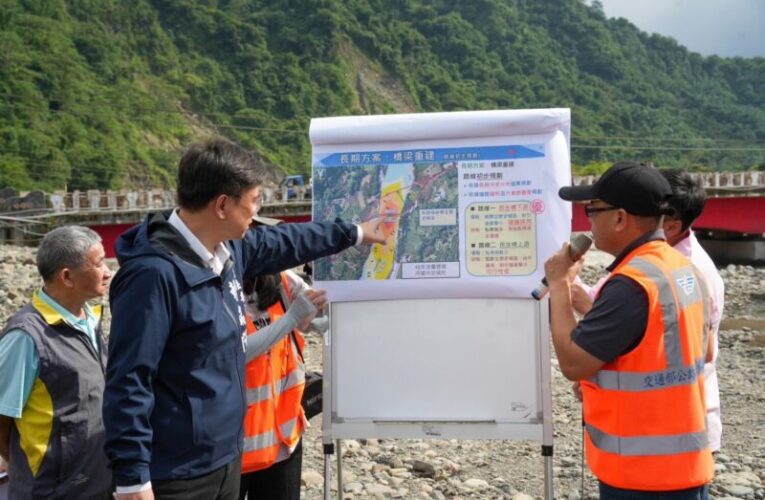 立委賴瑞隆前進那瑪夏 勘災關注民生建設