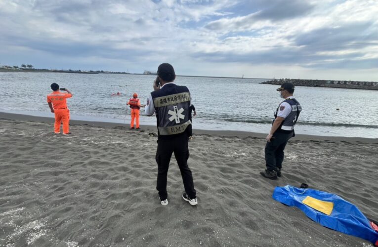 海泳男遇犬襲溺水　警消海巡聯手搶救送醫
