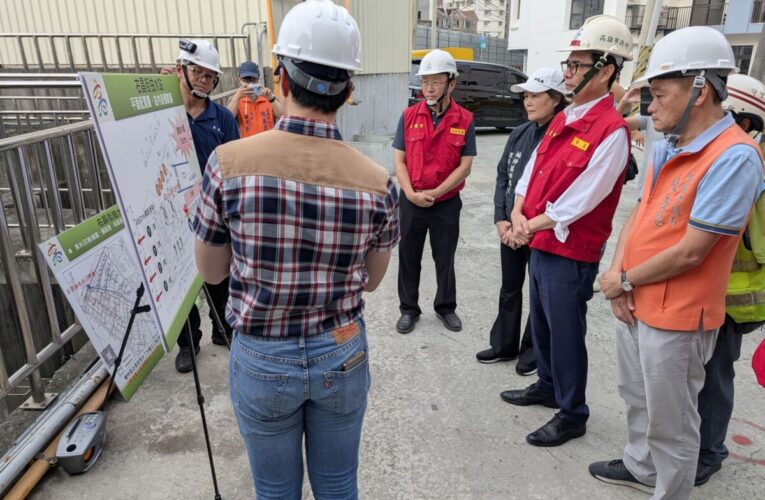 丹娜絲颱風逼近 高市長陳其邁視察右昌抽水站及側溝清淤 確保防汛整備到位