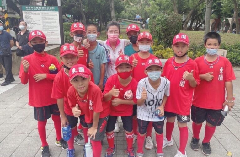 洪婉臻議員與弘久會致贈加菜金　力挺東園國小少棒隊勇闖威廉波特