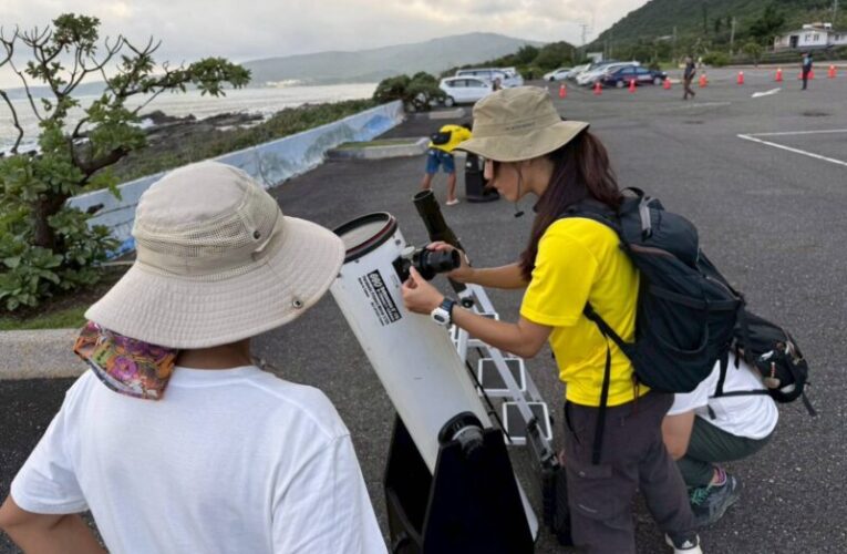 「來恆春擁抱宇宙」600多人屏東佳樂水追英仙座流星雨