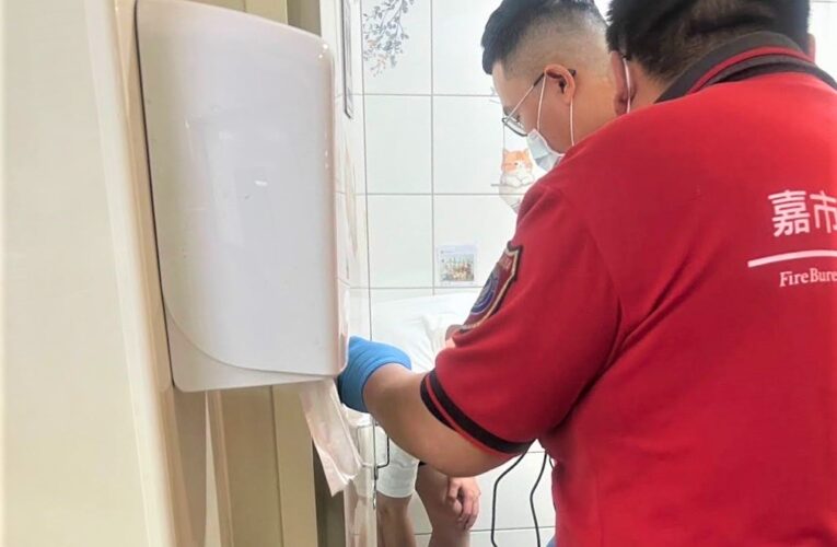 不勝酒力倒睡超商　八掌警聯繫友人送返飯店