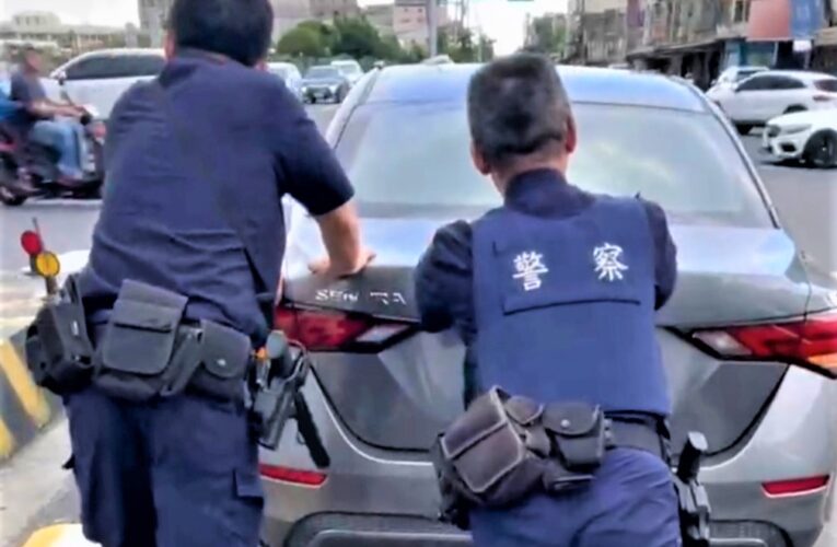 快車道拋錨險釀禍　竹園警即時應變守護行車安全